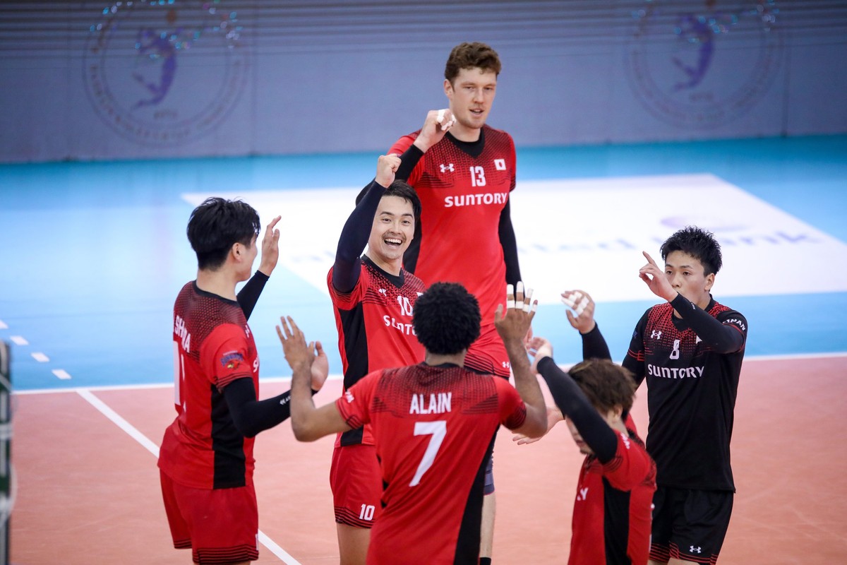 Asiatico per Club Muserskiy trascina i Suntory Sunbirds al successo