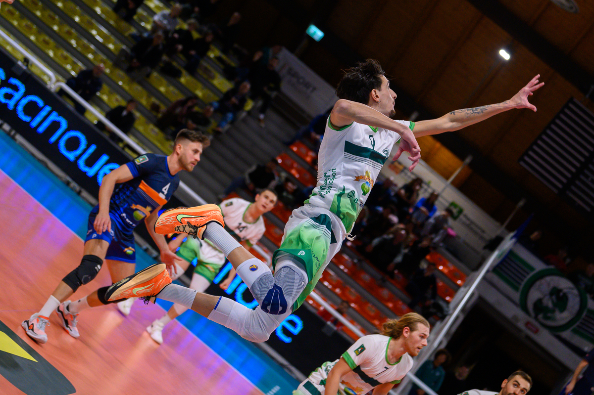 A2 Credem Banca: Penna show da 33 punti, Volpato raggiunge quota 600 muri in carriera