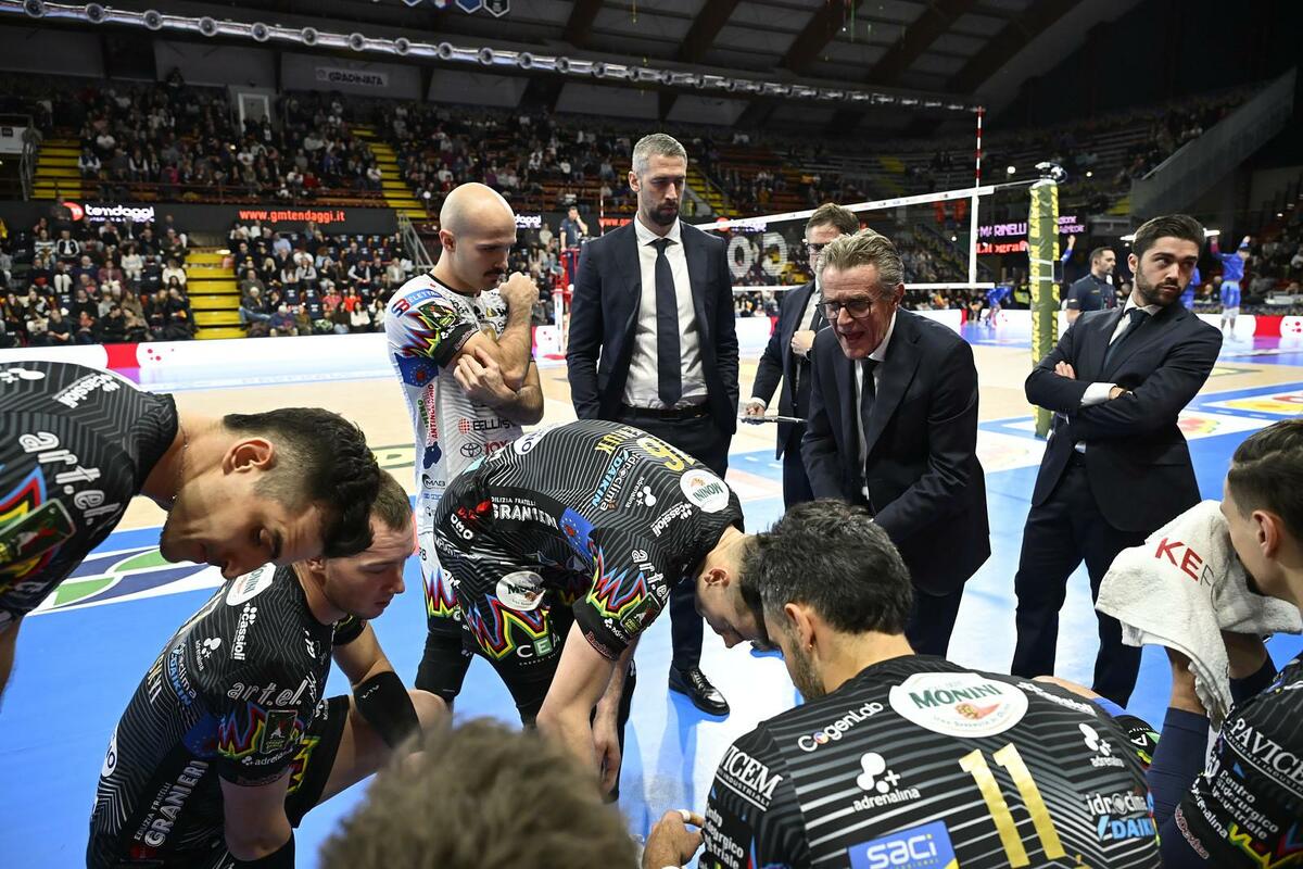 Perugia: Lorenzetti, “La regular season serve per imparare” e Solé, “Tre punti fondamentali per ritrovare fiducia”