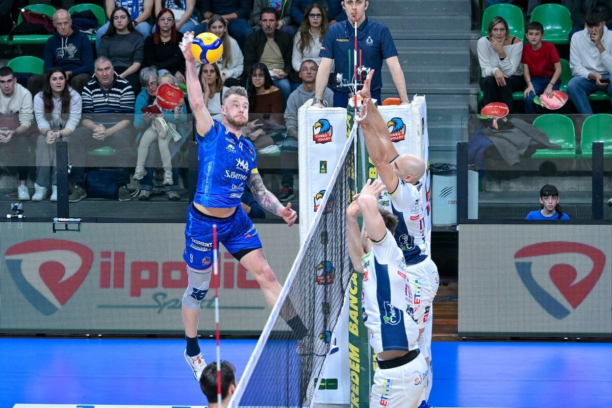 Alberto Giuliani, Matteo Battocchio e Ivan Zaytsev protagonisti stasera a “Time Out SuperLega”