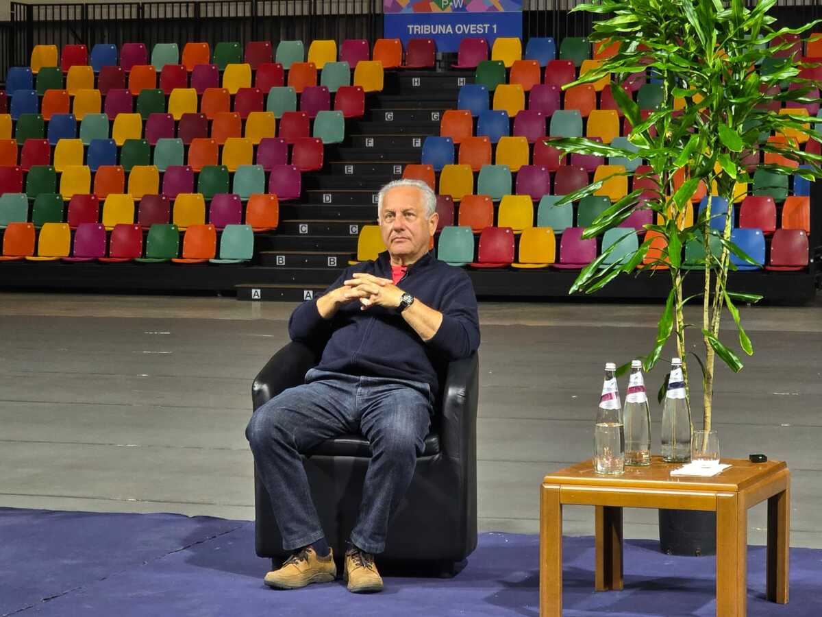 Fipav: La carica dei 600 per il primo incontro con Julio Velasco. Grande partecipazione a Firenze