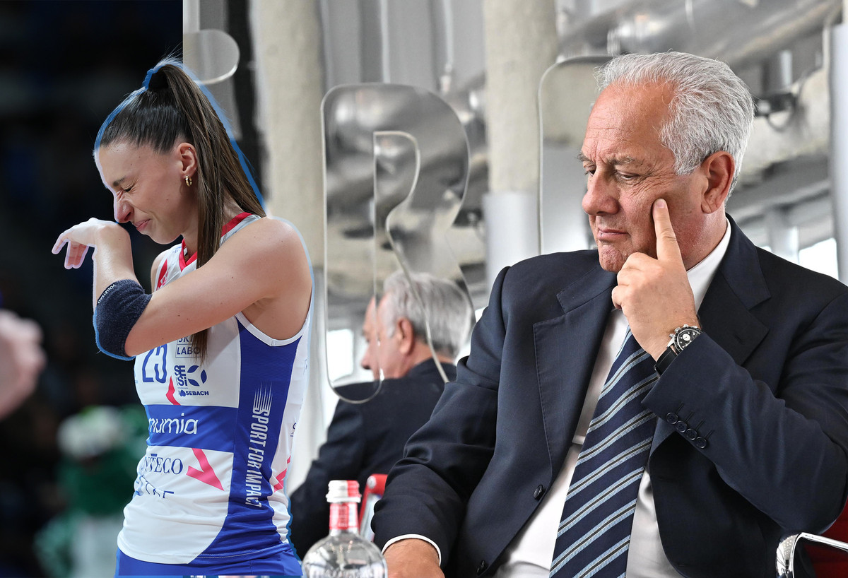 Italia femminile: C'è un caso Piva? Unico posto 4 italiano titolare in finale scudetto,  esclusa dall'azzurro. Perchè? Velasco: "Domanda fuoriluogo"