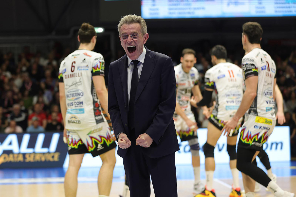 Perugia: Ponte del Primo Maggio, tutti al Palazzetto. Coach Lorenzetti: "Giocatela con noi"