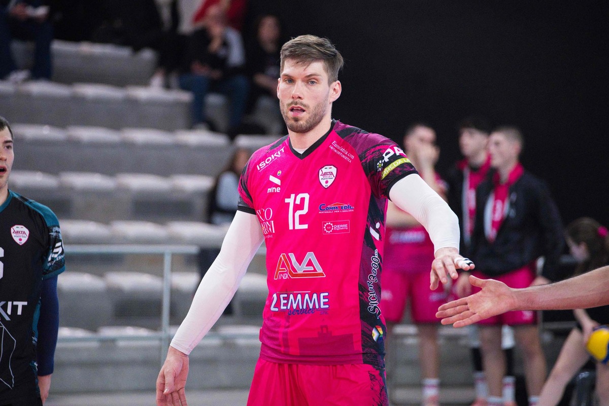 Porto Viro conferma Jan Klobucar: lo schiacciatore sloveno resta in nerofucsia
