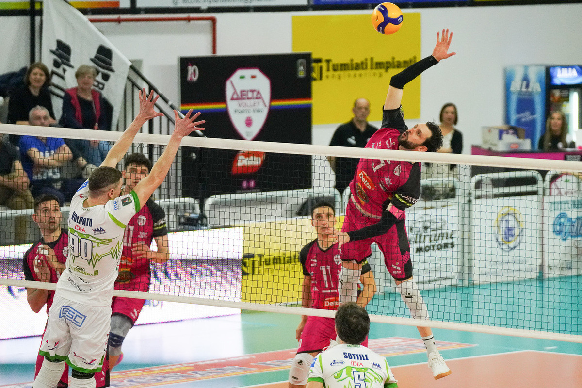 Delta Volley Porto Viro, Nicola Tiozzo torna in nerofucsia: contratto biennale