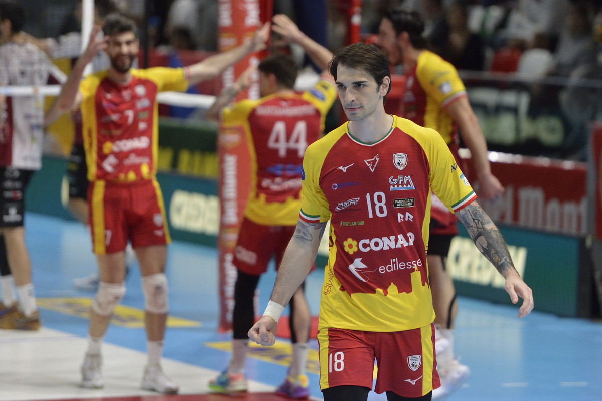 Volley Tricolore: Nicholas Sighinolfi ancora in granata, sarà il nuovo capitano