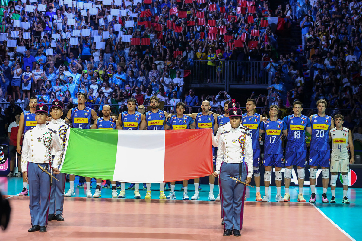 Eurovolley: Squadre in campo. 1° set agli azzurri
