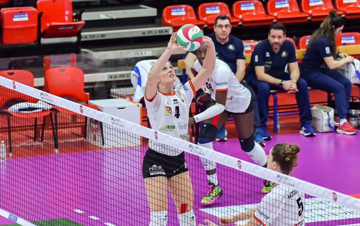 Novara: Completato il reparto palleggiatrici. Giulia Carraro torna a far coppia con Carlotta Cambi