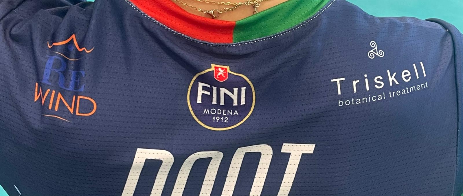 Modena: Il ritorno di Fini sulle maglie del volley. Al Palapanini un debutto femminile nel segno della memoria di Barbara Siciliano