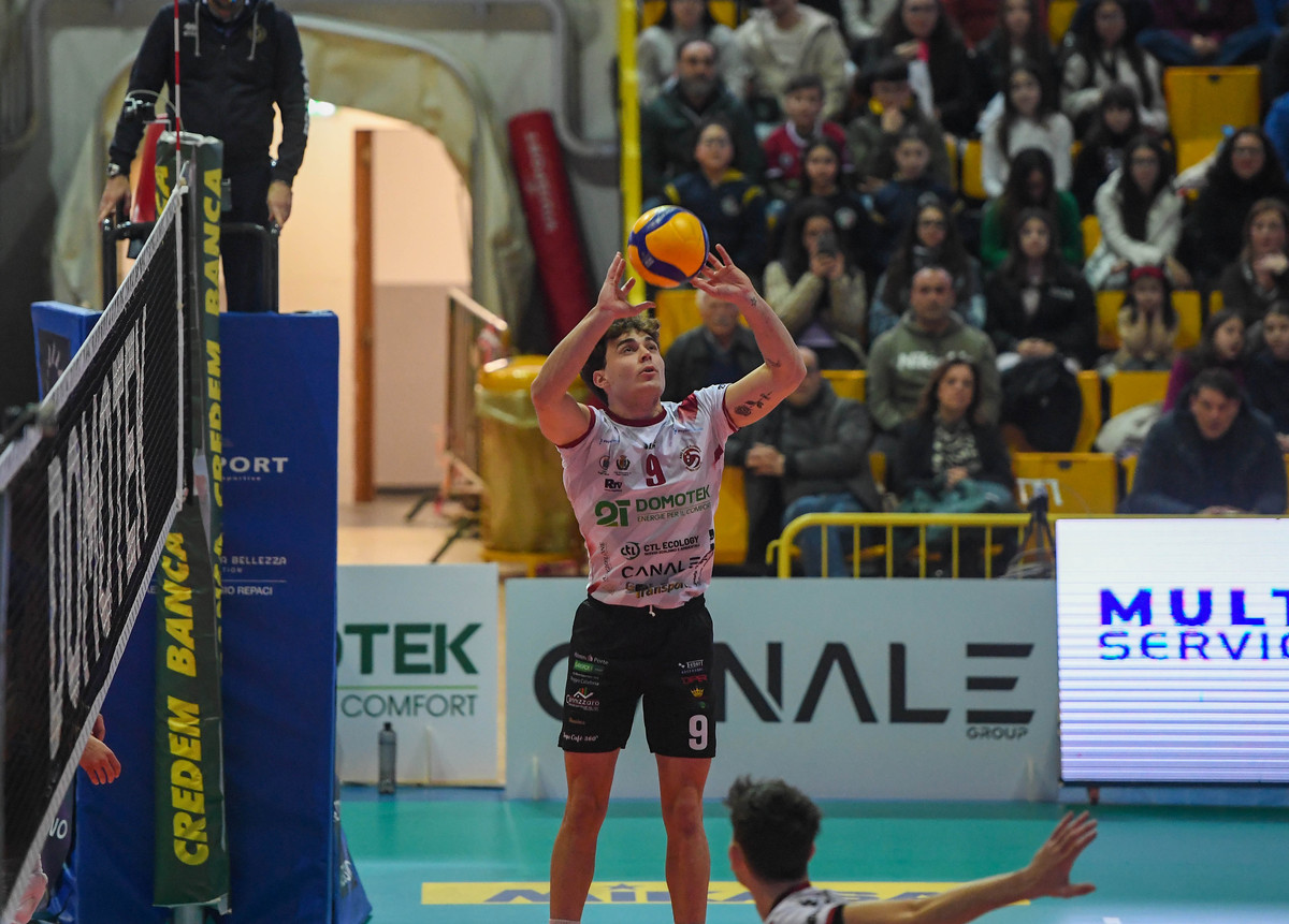 Lagonegro: Il talento marchigiano Lorenzo Esposito in cabina di regia