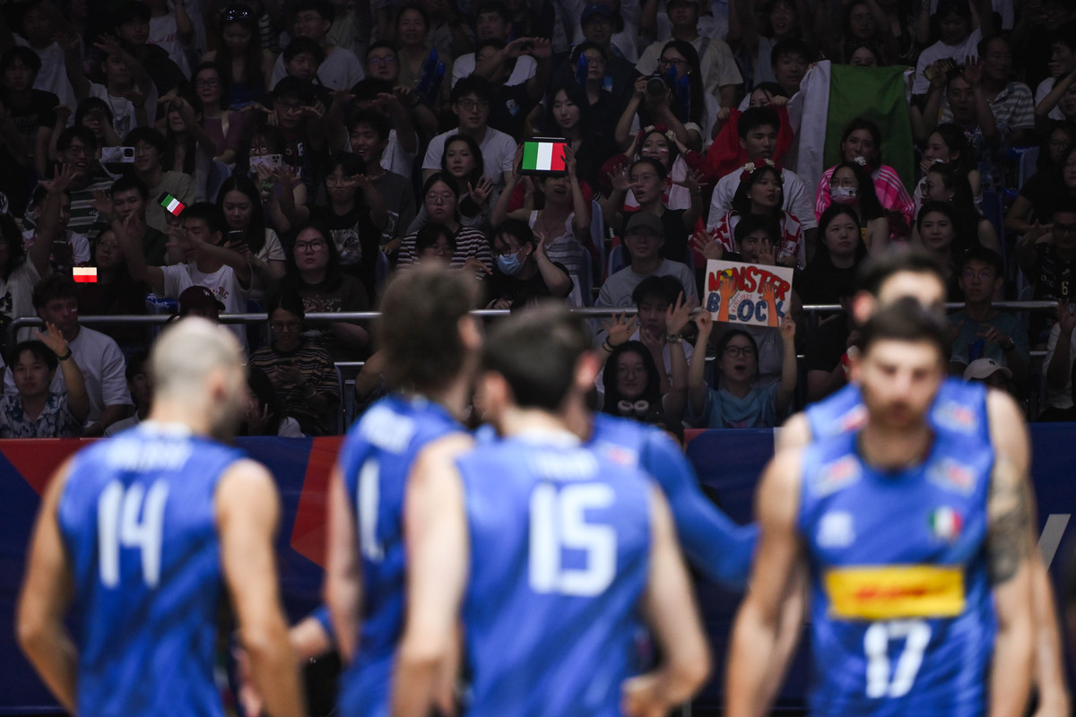 VNL: Lezione di polacco...3-0 per Leon e c. Azzurri: la prima medaglia è d'argento