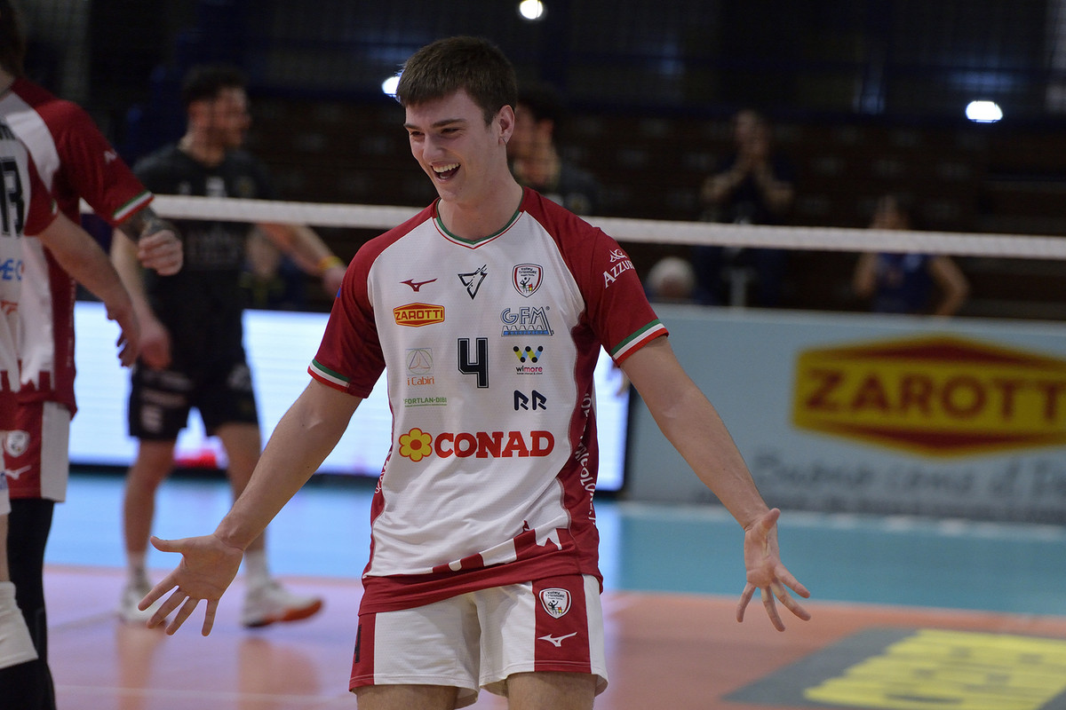 Siena: L’azzurro Simone Porro è il nuovo palleggiatore dell’Emma Villas Codyeco Lupi