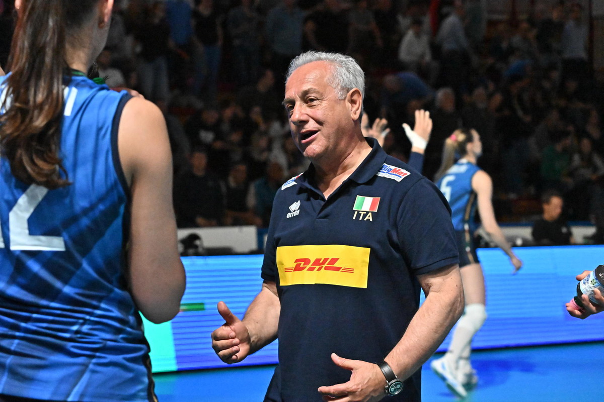 Nazionale: Velasco, “Una squadra giovane che deve sbagliare per crescere”