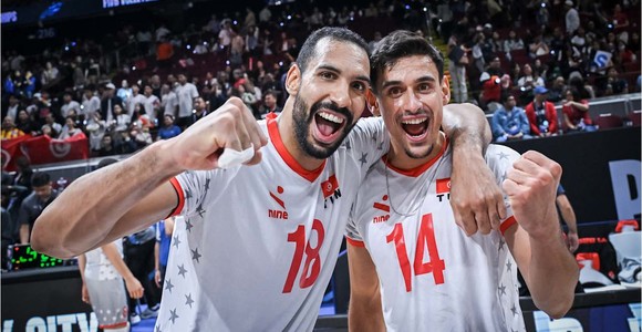Ali Bongui (18) con il top scorer di giornata Oussama Ben Romdhane (14)