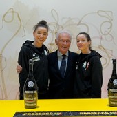 Gabi e Monica al Vinitaly stand Prosecco DOC con il presidente del Consorzio Prosecco Doc Gabi e Monica al Vinitaly stand Prosecco DOC con il presidente del Consorzio Prosecco Doc