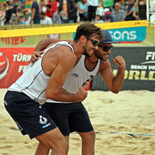 Alex Ranghieri e Adrian Carambula festeggiano il successo all’Open di Antalya del 25 ottobre 2015. Alex Ranghieri e Adrian Carambula festeggiano il successo all’Open di Antalya del 25 ottobre 2015.