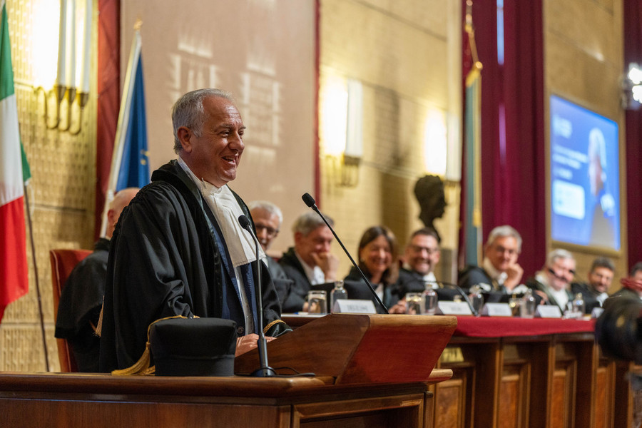 Trieste: Julio Velasco riceve la laurea honoris causa in Psicologia, prima volta in Italia per il &quot;Maestro&quot; - VIDEO