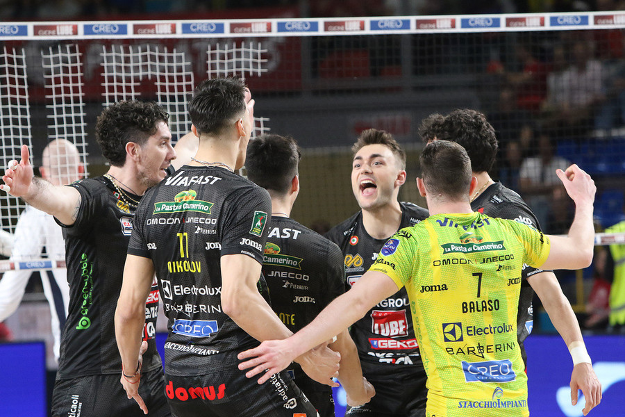 Superlega: Cucine Lube Civitanova in finale! 3-0 ad una Rana Verona cotta a puntino