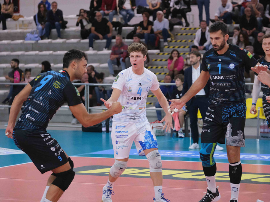 A2 Credem Banca: Pineto e Aversa difendono la vetta, sfide calde da Lagonegro a Ravenna