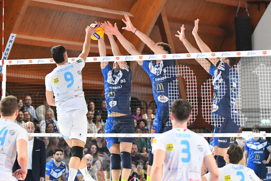 Del Monte Supercoppa A2: Oggi si parte! Pineto-Brescia per il bis, c’è anche Van Den Dries