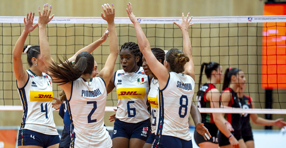 Europei Under 22 femminili: Italia prima nel girone, il 3-0 al Portogallo vale la semifinale con la Spagna Europei Under 22 femminili: Italia prima nel girone, il 3-0 al Portogallo vale la semifinale con la Spagna