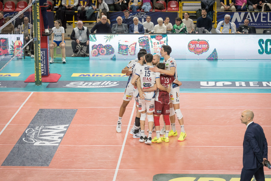 Superlega: Trento si riscatta. 0-3 per Michieletto e C. a Verona Superlega: Trento si riscatta. 0-3 per Michieletto e C. a Verona