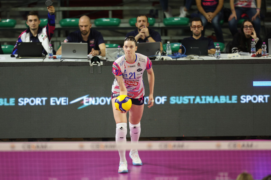 Akimova, top scorer