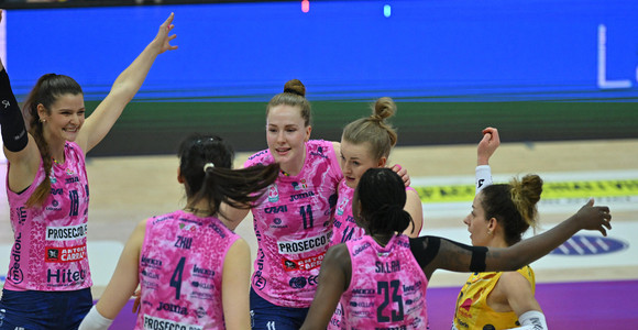 A1 Tigotà: Conegliano non si arrende mai e mura i sogni di Novara. Semifinale gara 1 da 0-2 a 3-2 A1 Tigotà: Conegliano non si arrende mai e mura i sogni di Novara. Semifinale gara 1 da 0-2 a 3-2