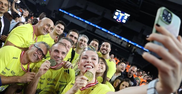 Turchia: Fenerbahçe, arriva la smentita ufficiale: nessun interessamento per Santarelli. Confermato il progetto con Abbondanza