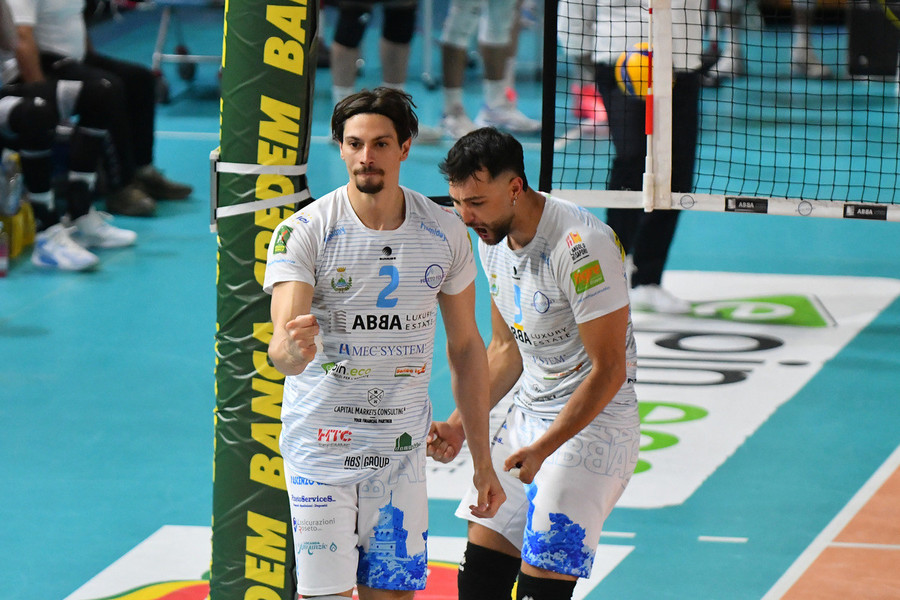A2 Credem Banca: Abba Pineto vola in finale, Aversa battuta 3-0 in Gara 3. Sfida con Prata al via il 3 maggio A2 Credem Banca: Abba Pineto vola in finale, Aversa battuta 3-0 in Gara 3. Sfida con Prata al via il 3 maggio