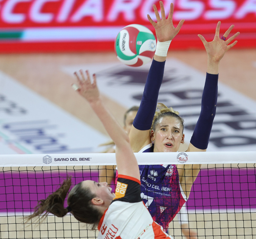 Antropova mette a segno 6 muri