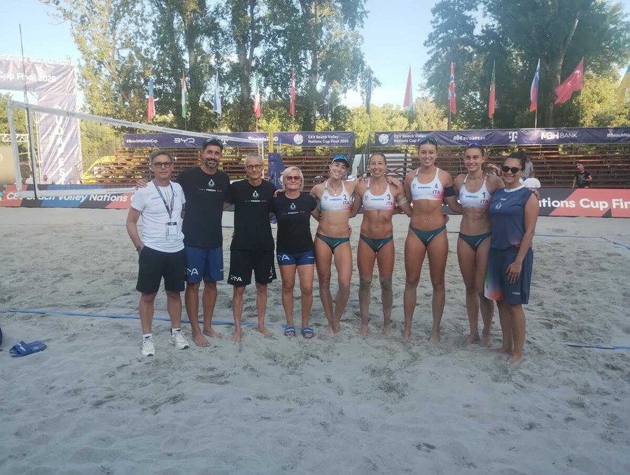 Le azzurre hanno conquistato l'argento nella CEV Nations Cup 2026 femminile di beach volley Le azzurre hanno conquistato l'argento nella CEV Nations Cup 2026 femminile di beach volley