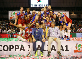 Bergamo vince l'edizione 2015/16 a Ravenna con - tra le altre - Lo Bianco, Cardullo, Paggi, una giovane Sylla e coach Lavarini