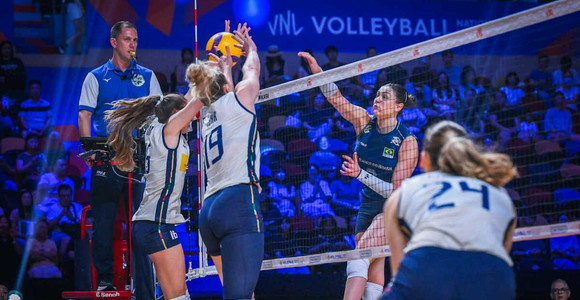 VNL Finals: Il Brasile ferma l'Italia al tie-break, azzurre in campo per il bronzo VNL Finals: Il Brasile ferma l'Italia al tie-break, azzurre in campo per il bronzo