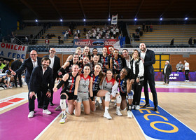 Playoff Challenge A1 Tigotà: Il tabellino dell'anticipo della 3ª giornata Girone B. Bergamo si impone al 5° Playoff Challenge A1 Tigotà: Il tabellino dell'anticipo della 3ª giornata Girone B. Bergamo si impone al 5°