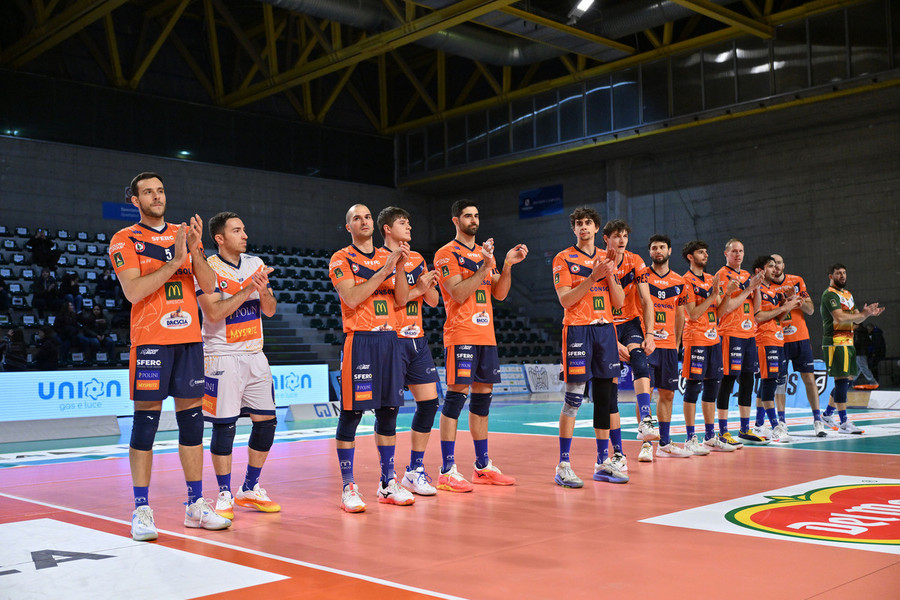 A2 Credem Banca: 3ª di ritorno tra big match e incroci pesanti, un minuto di silenzio per Luciano Gaspari