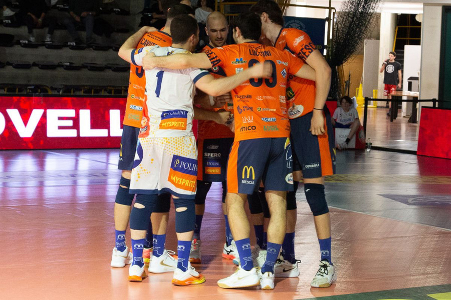 A2 Credem Banca: Brescia e Prata eliminano Macerata e Lagonegro. Aversa e Porto Viro costringono Ravenna e Pineto al terzo round A2 Credem Banca: Brescia e Prata eliminano Macerata e Lagonegro. Aversa e Porto Viro costringono Ravenna e Pineto al terzo round