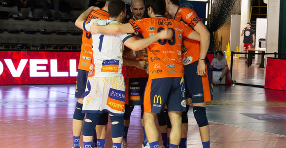 A2 Credem Banca:  Brescia e Prata eliminano Macerata e Lagonegro. Aversa e Porto Viro costringono Ravenna e Pineto al terzo round