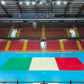 Perugia, il taraflex si colora di tricolore in vista della nuova stagione Perugia, il taraflex si colora di tricolore in vista della nuova stagione