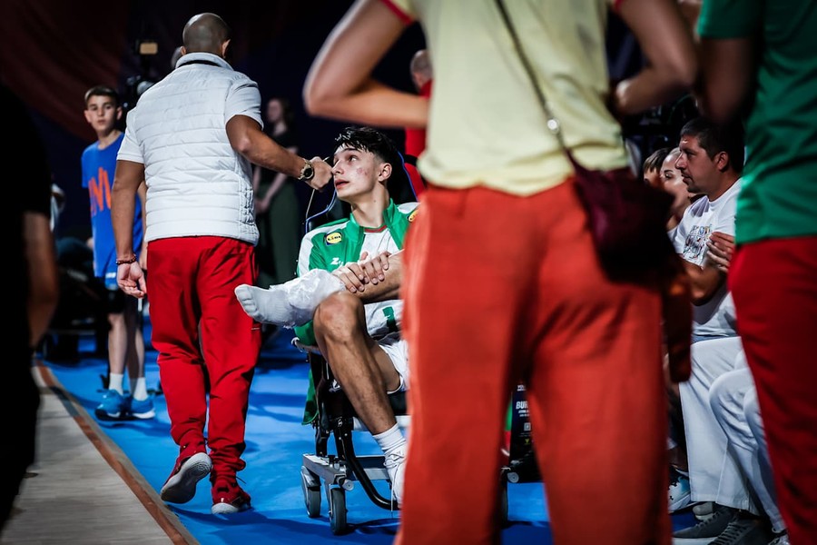 VNL: Brutto infortunio per Simeon Nikolov durante Bulgaria-Turchia: paura e silenzio in Arena