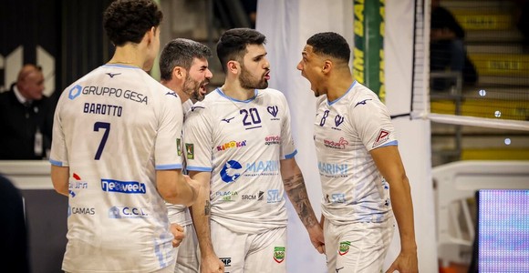 Cisterna porta a casa 3 punti d'oro