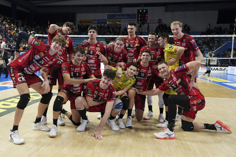 Superlega Credem Banca: Vincono Civitanova, Perugia e Verona Superlega Credem Banca: Vincono Civitanova, Perugia e Verona