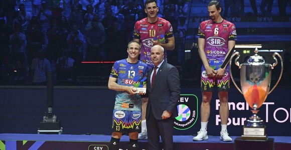 Colaci premiato