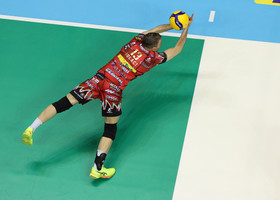 Colaci vola in difesa Colaci vola in difesa