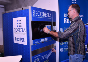 Conegliano: COREPLA nuovo Green Partner, al Palaverde si riciclano le bottiglie Conegliano: COREPLA nuovo Green Partner, al Palaverde si riciclano le bottiglie