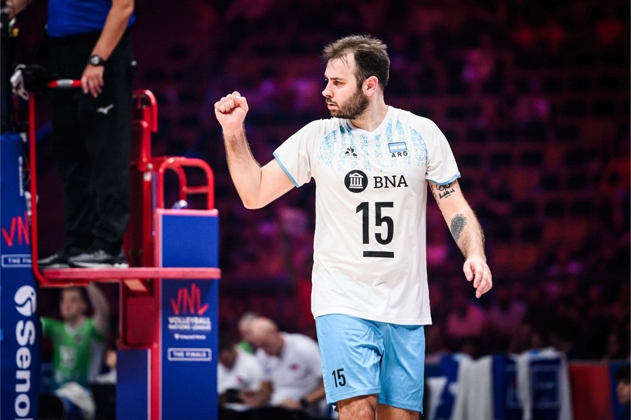 Luciano De Cecco, alla quarta olimpiade, sarà il portabandiera dell'Argentina Luciano De Cecco, alla quarta olimpiade, sarà il portabandiera dell'Argentina