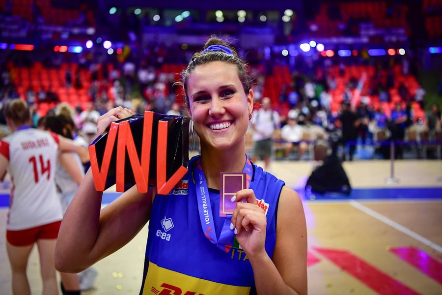 Anna Danesi con il trofeo del successo 2024