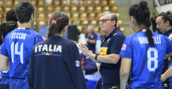 Coach D'Aniello con le azzurre