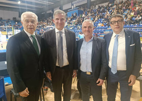 da sinistra il prefetto di Fermo Edoardo D'Alascio, l’Ad della Lega Pallavolo Fabio Fistetto, il sindaco di Grottazzolina Alberto Antognozzi, il presidente Rossano Romiti.