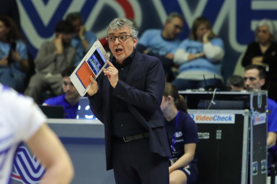 Coach Eccheli, al 7° anno sulla panchina del Vero Volley